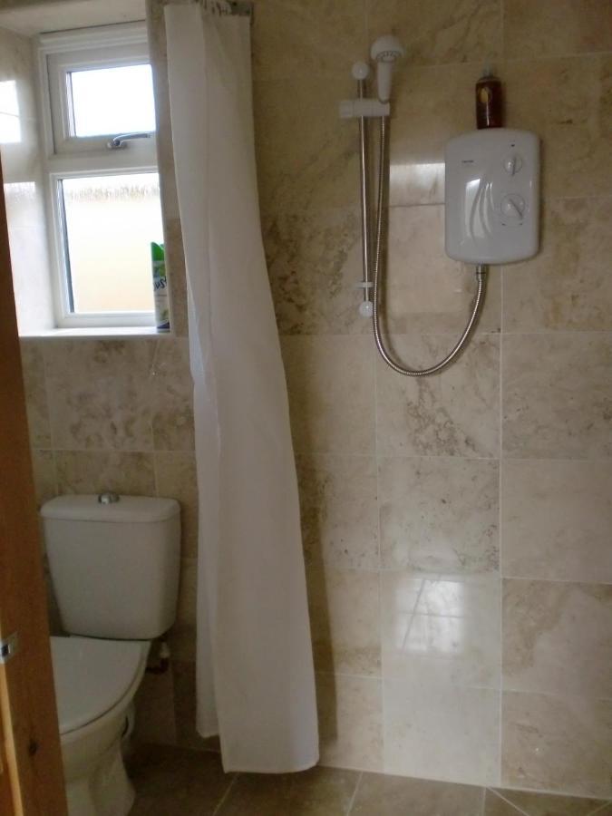 Rough Close Quiet, Cosy Annexe Room מראה חיצוני תמונה