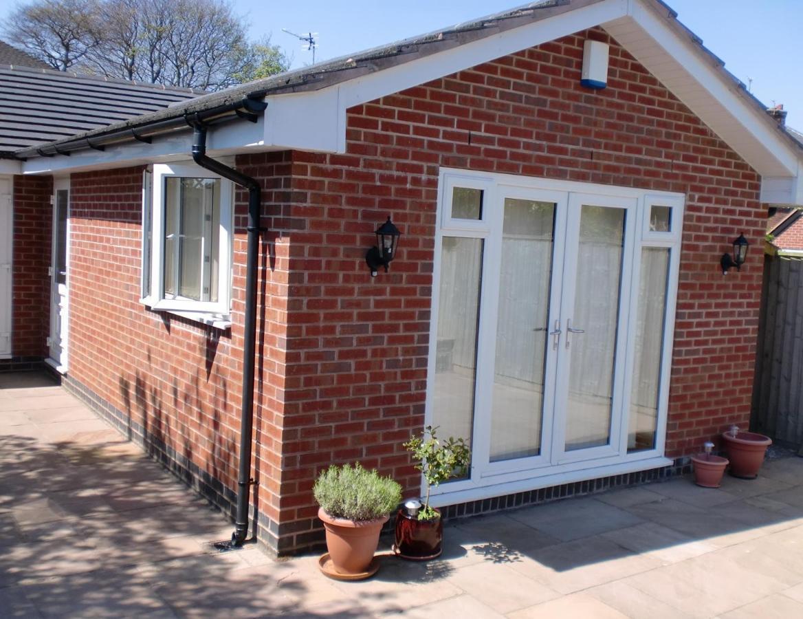 Rough Close Quiet, Cosy Annexe Room מראה חיצוני תמונה